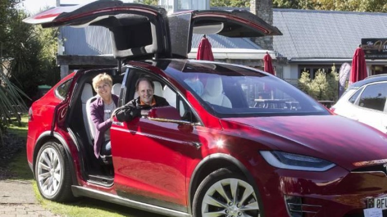 Electric Vehicle drivers spread the word in South Canterbury v2